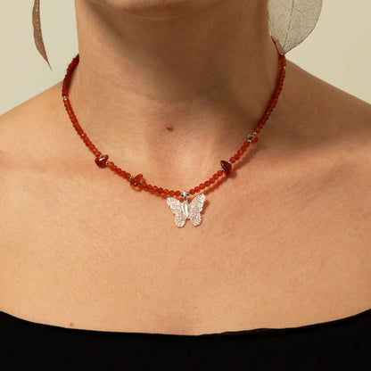 Collar de gema de rubí Nymph con colgante de mariposa hecho con una hoja real