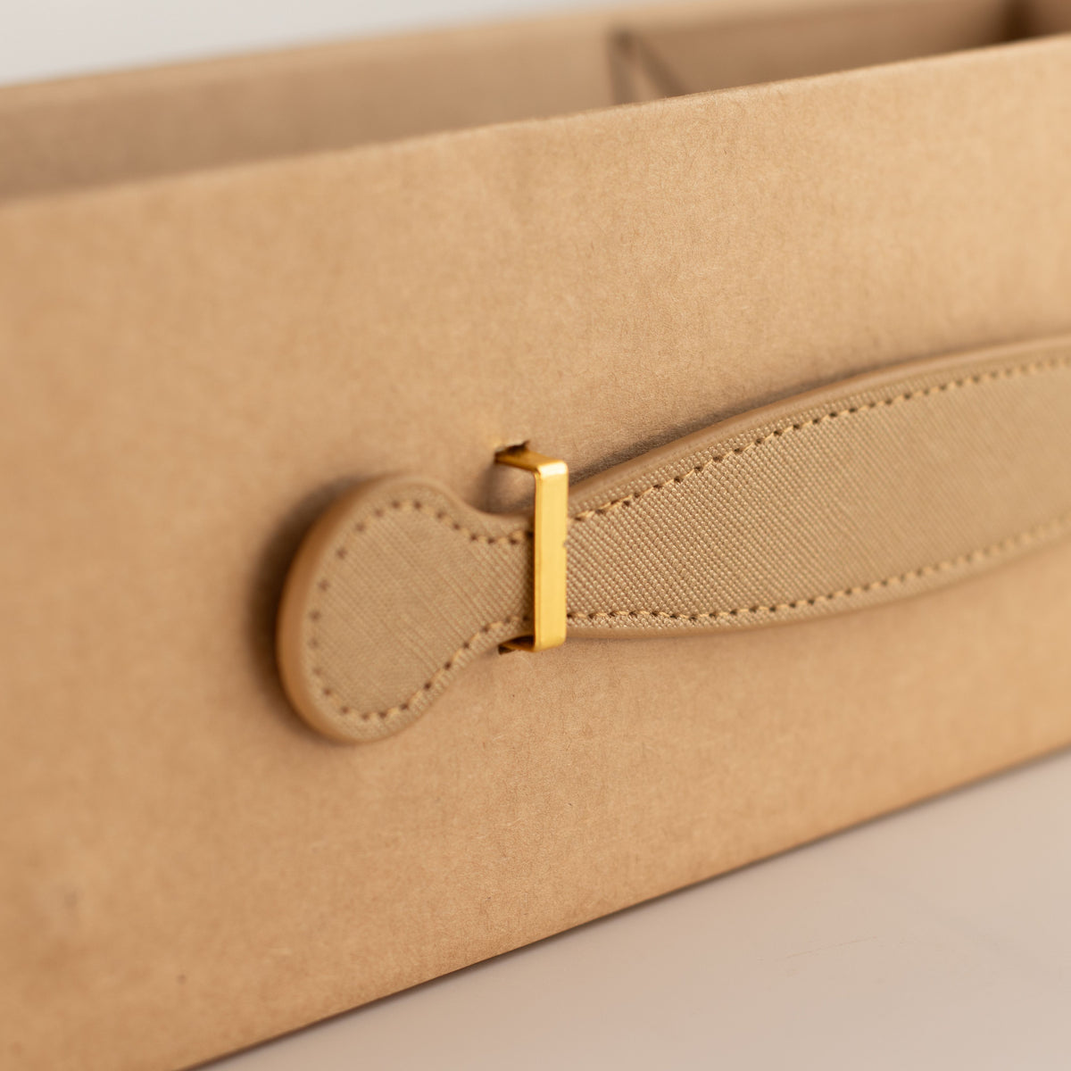Caja de regalo plegable - con forma de caja de vino (33.5x10x10.5cm) - Marrón kraft