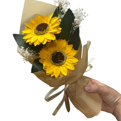 Seifenblume – Strauß aus zwei Sonnenblumen