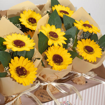 Seifenblume – Strauß aus zwei Sonnenblumen
