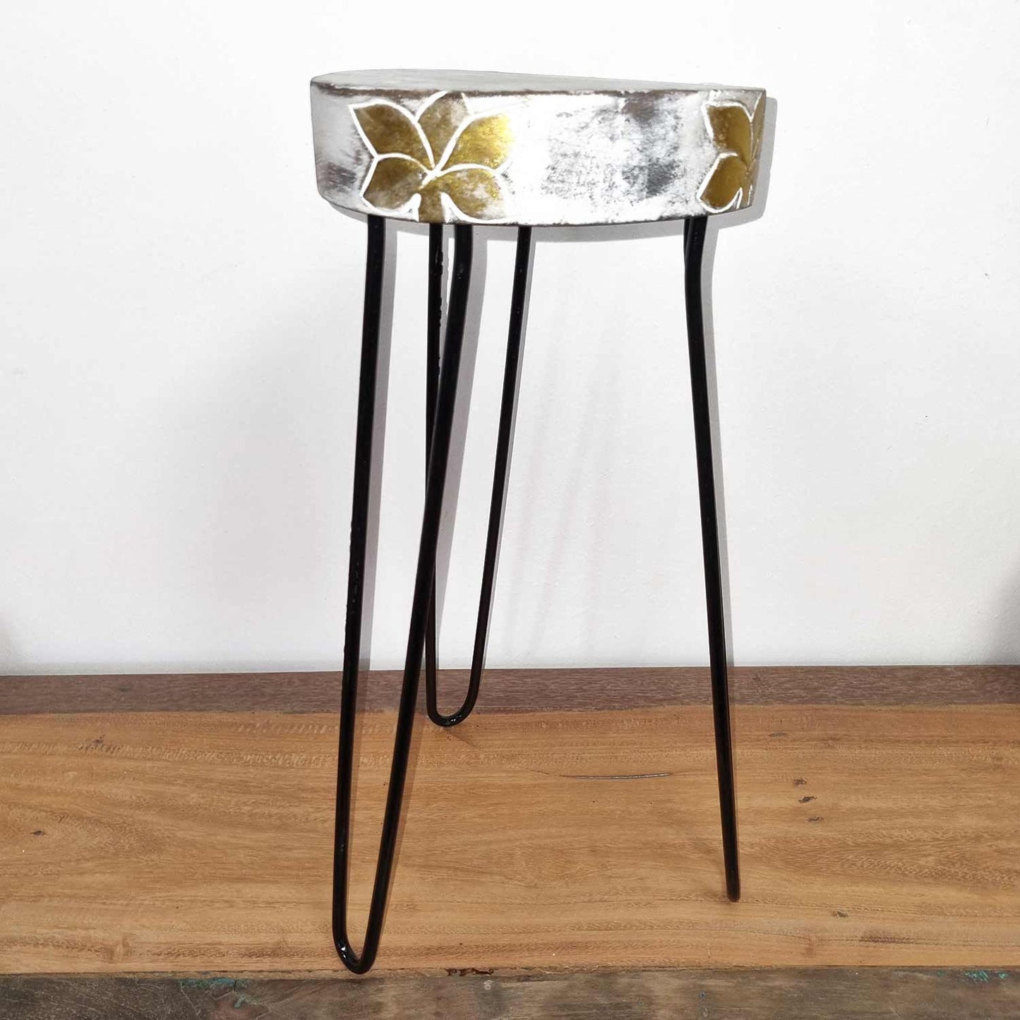 Pflanzenständer aus Albasia-Holz - Gebleicht