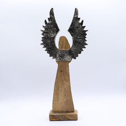 Ángel guardián grande de madera de mango con alas de metal y detalles esmaltados - 40 cm