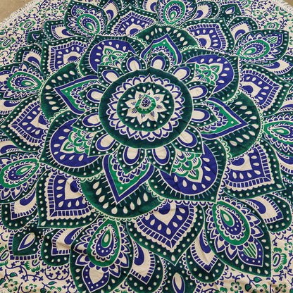 Kleine runde Baumwollmandala (130 cm) – türkis und blau
