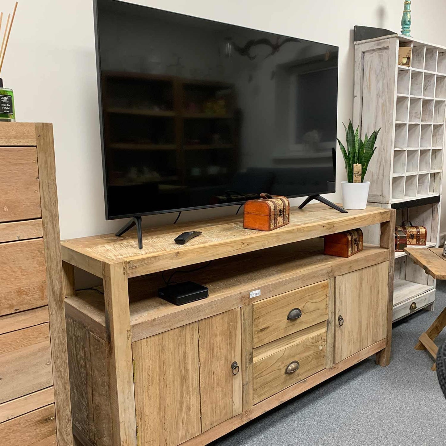 Soporte para TV grande - Madera reciclada