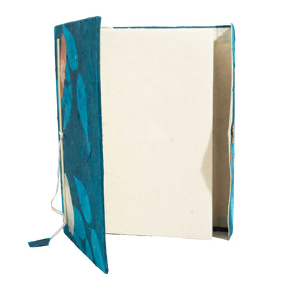 Cahier Lokta à motifs floraux – Grand (21x15cm) – 45 feuilles – Avec marque-page – Bleu nuit