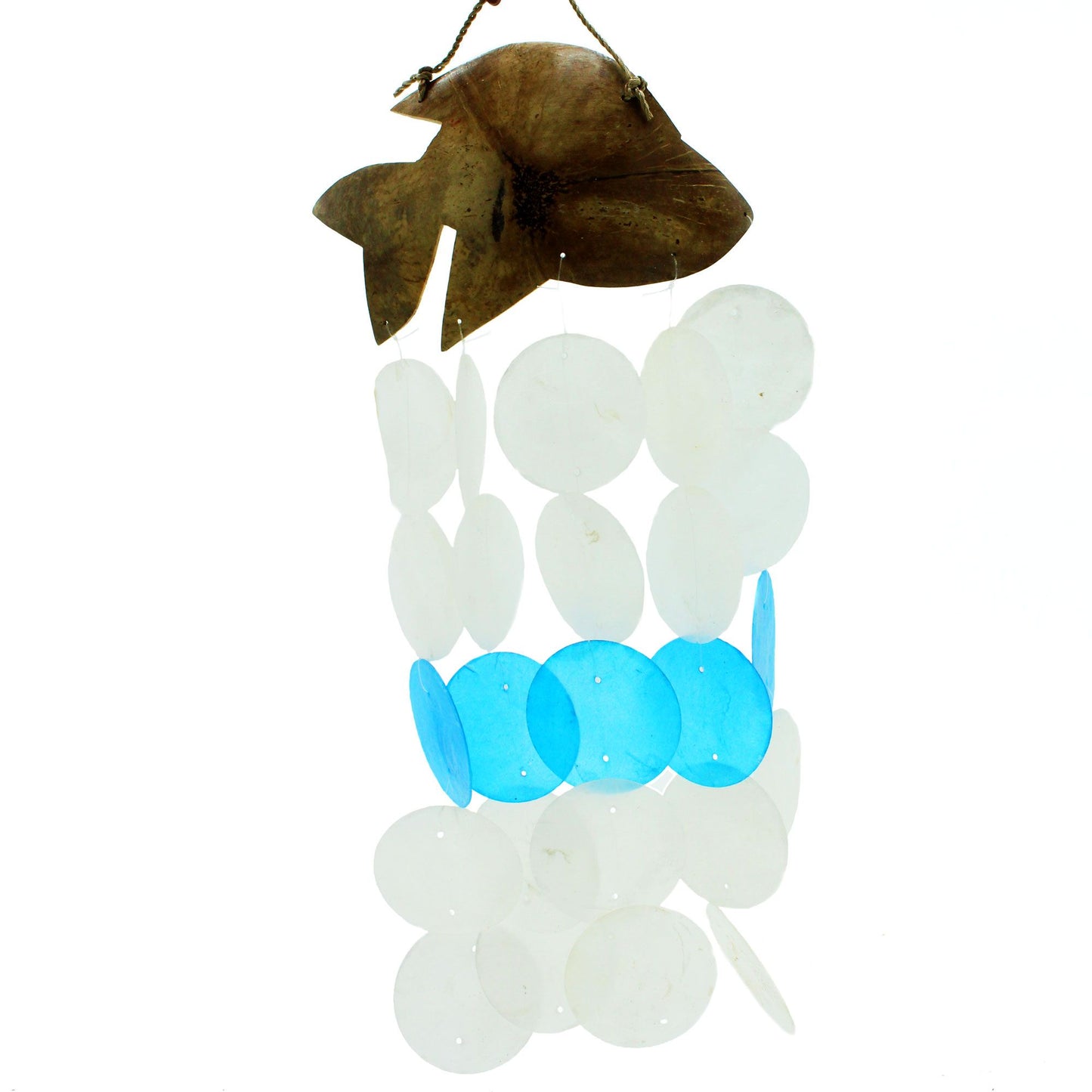 Windspiel aus Kokosnuss und Capiz – Blaue Delfine – 30 cm
