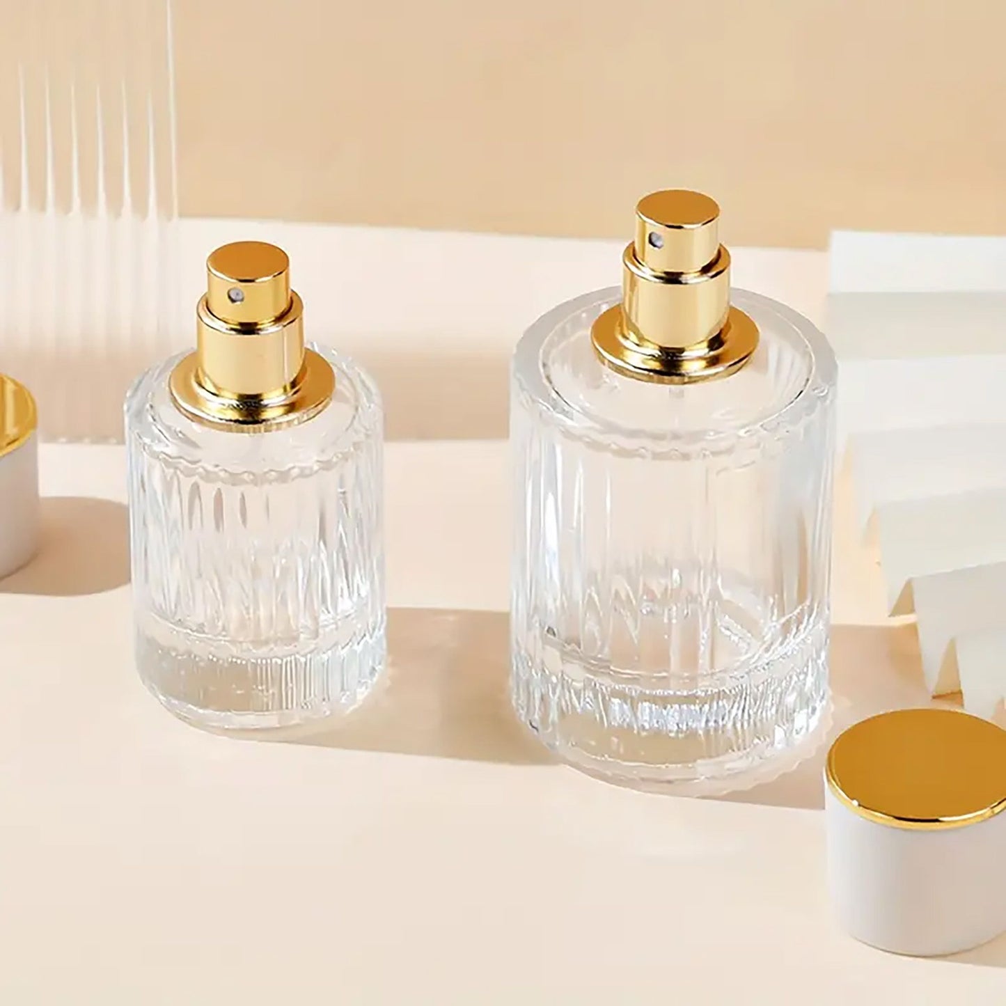 Flacons de parfum en verre avec vaporisateur et bouchon rose 30 ml