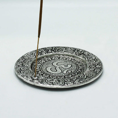 Runder Om-Räucherstäbchenhalter aus poliertem Aluminium, 11 cm