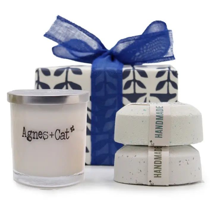 Geschenkset: Badebomben mit Meersalz und Moos &amp; Blue Dolly + Parma Violet Kerze