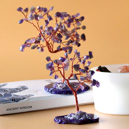 Árbol de piedras preciosas: Amatista sobre base de ágata natural (35 piedras)