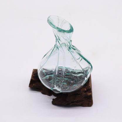 Mini carafe décorative en verre fusionné sur socle en bois, 24 cm