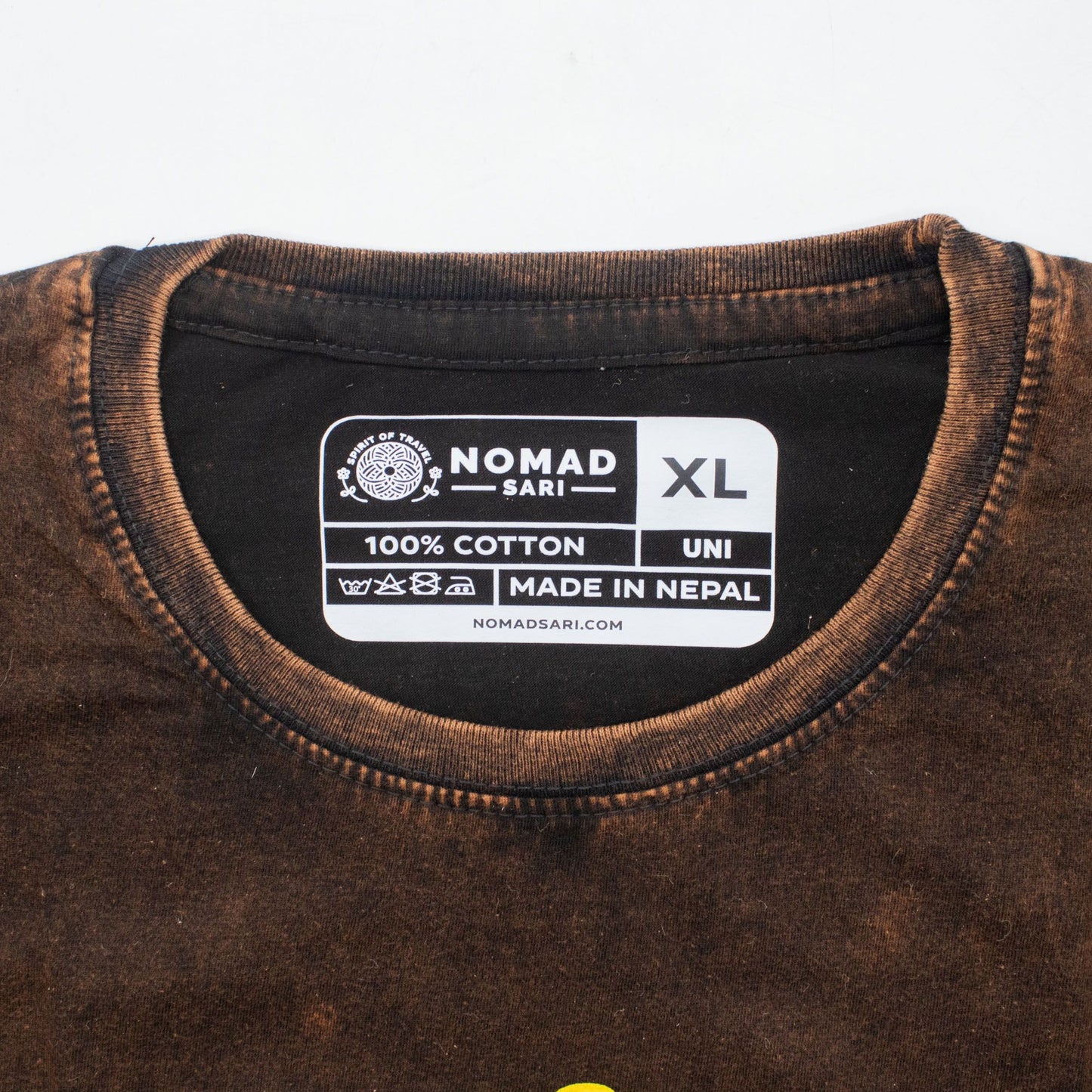 Nomad Sari Camiseta de algodón lavado a piedra - Sol y Zodíaco - Marrón - XL