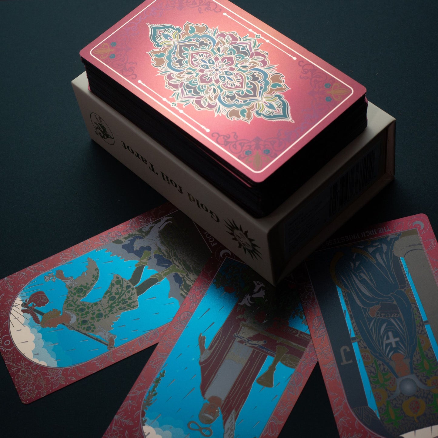 Set de cartas del tarot en caja de regalo rosa con lámina rubí - con folleto