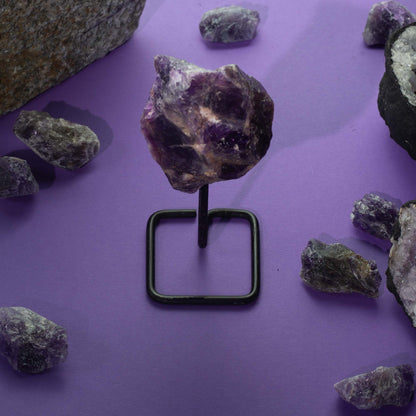 Muestra de mineral en soporte metálico - amazonita