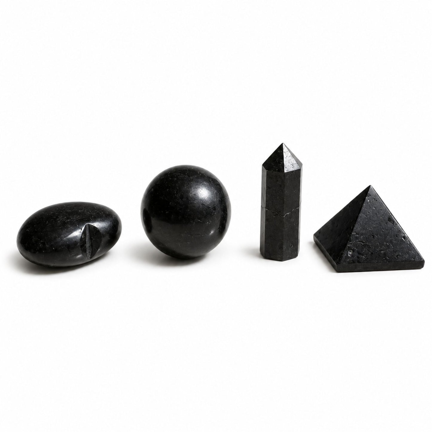 Cuatro formas de gemas - Turmalina negra