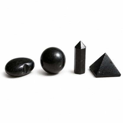 Cuatro formas de gemas - Turmalina negra