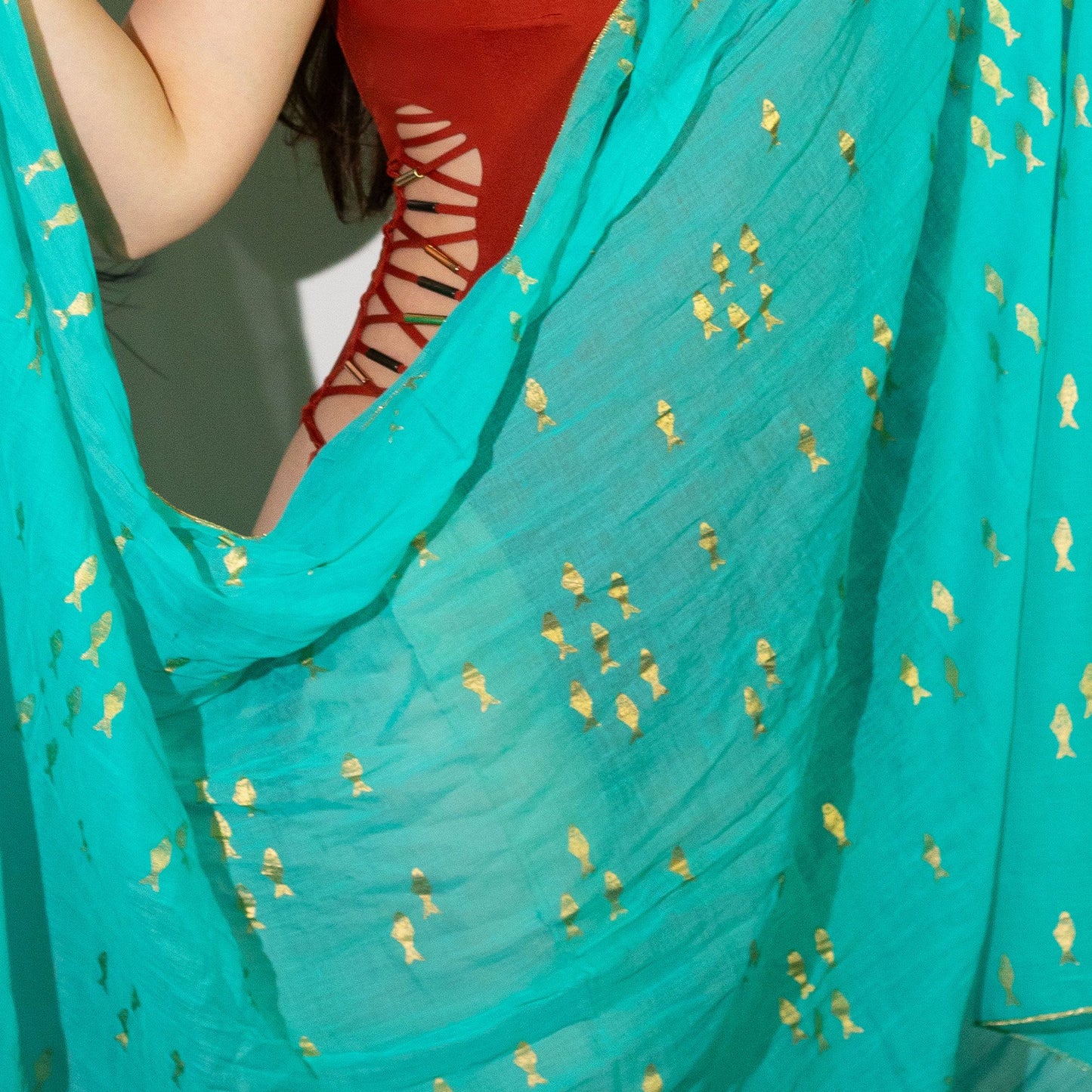 Collection Sari Nomad Méditerranéen - Sarong - Motif Poisson Turquoise et Or
