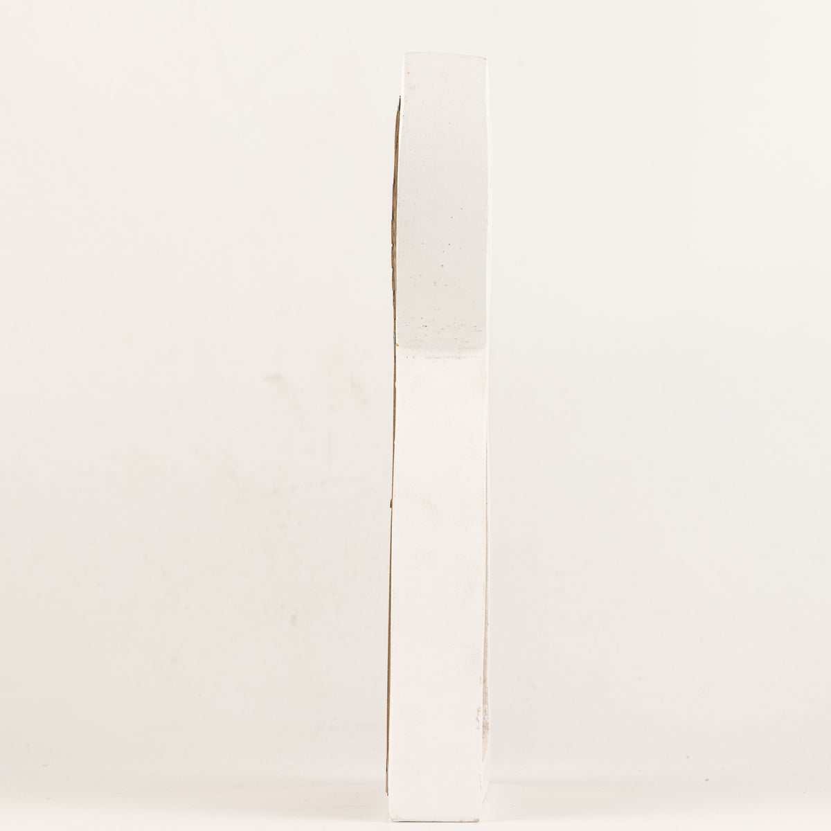 Ángel de madera de mango - acabado lavado blanco con recorte decorativo de hierro - 22 cm