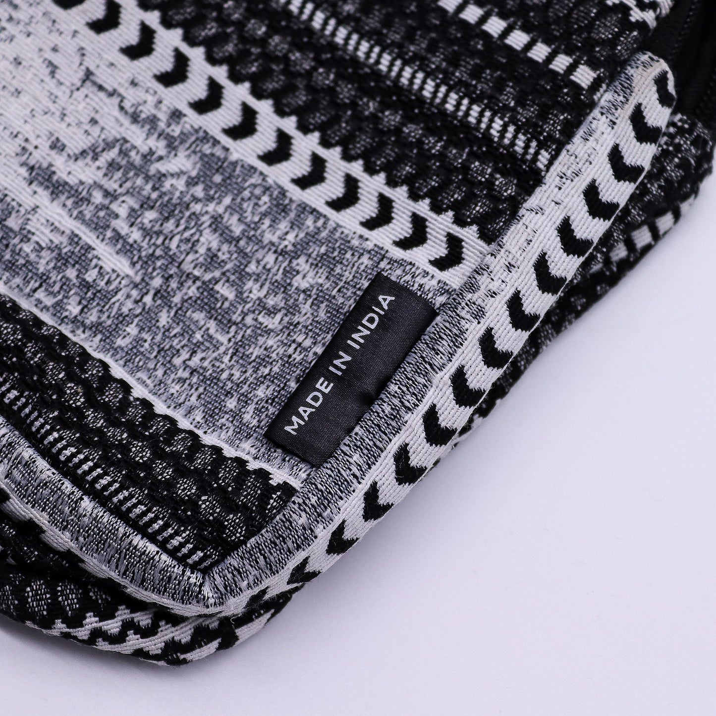 Taschen aus natürlichem Jacquard - Urban Caravan - Umhängetasche