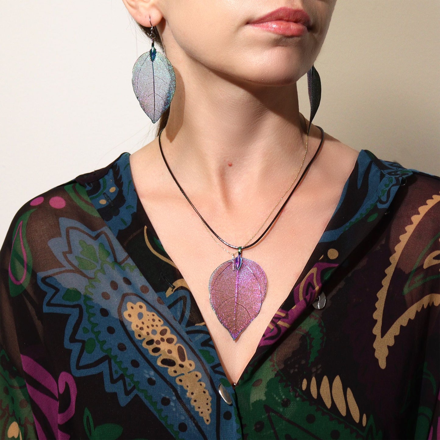 Collar Hoja Multicolor Sostenible